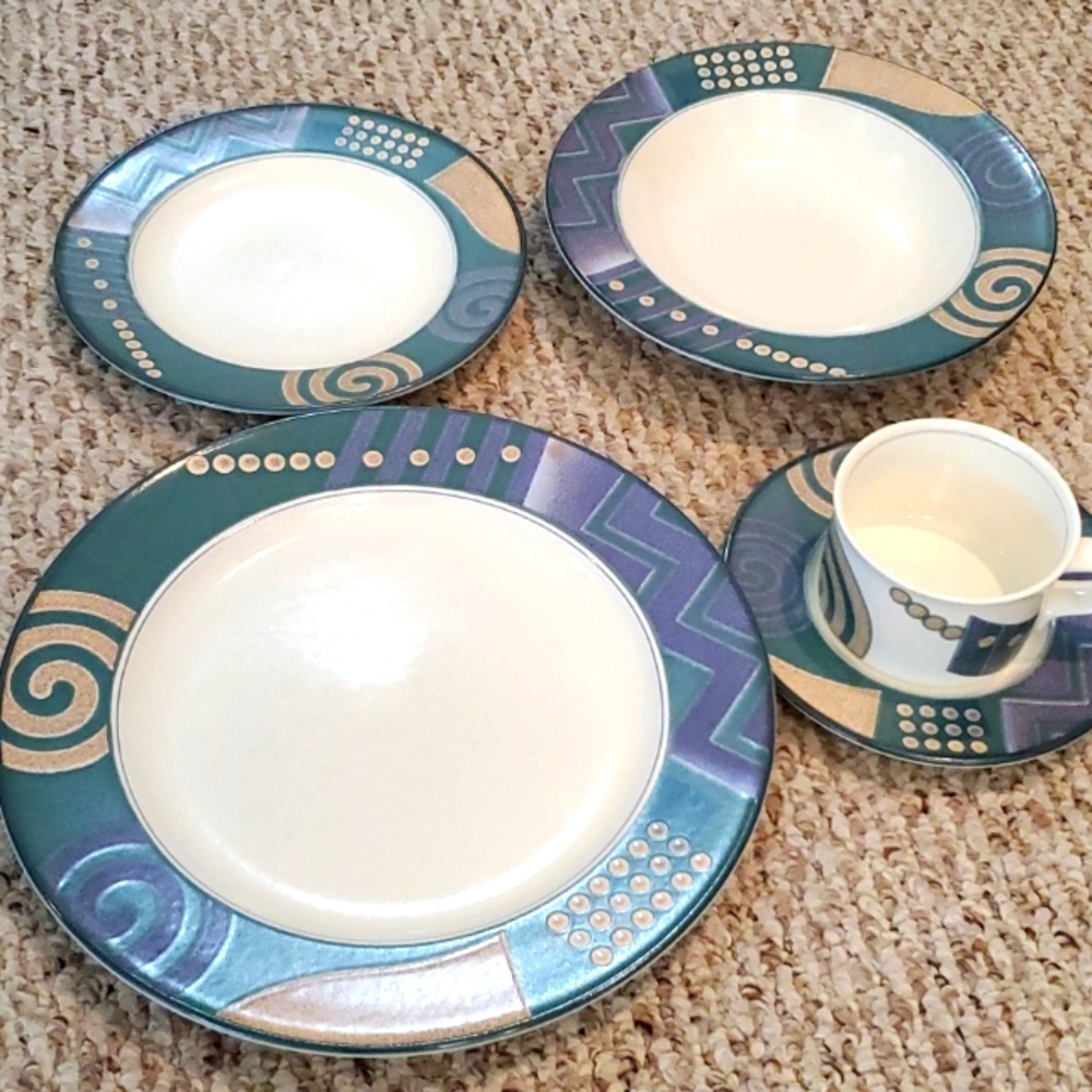 Mikasa Intaglio Lifestyle 5 pc Place Setting - Picture 2 of 12